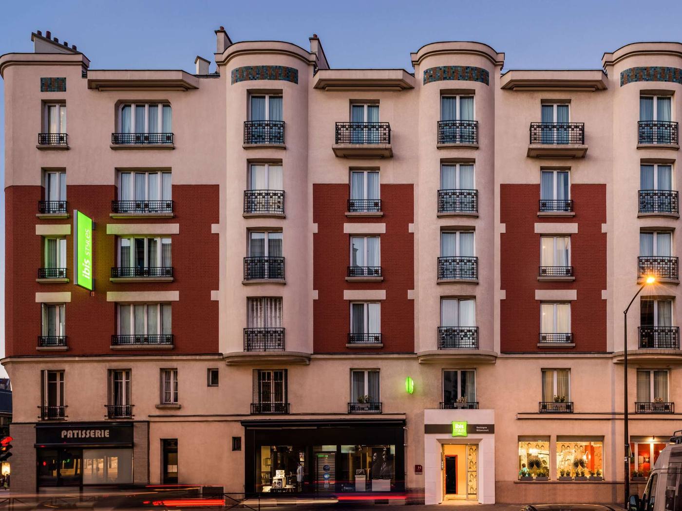 Façade de l'ibis Styles Paris Boulogne Marcel Sembat