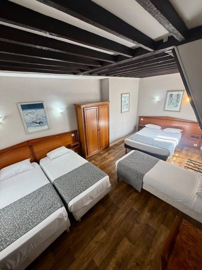 Chambre familiale sous les toits, Hôtel Richmond
